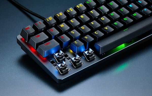 Razer Huntsman Mini Mechanical Gaming Keyboard - Analog Optical Switches - Desktop Overview 1